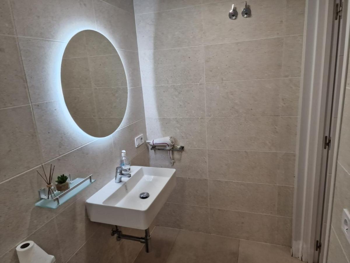 Moderno Apartamento Del Arquitecto Lejlighedshotel Valencia Eksteriør billede