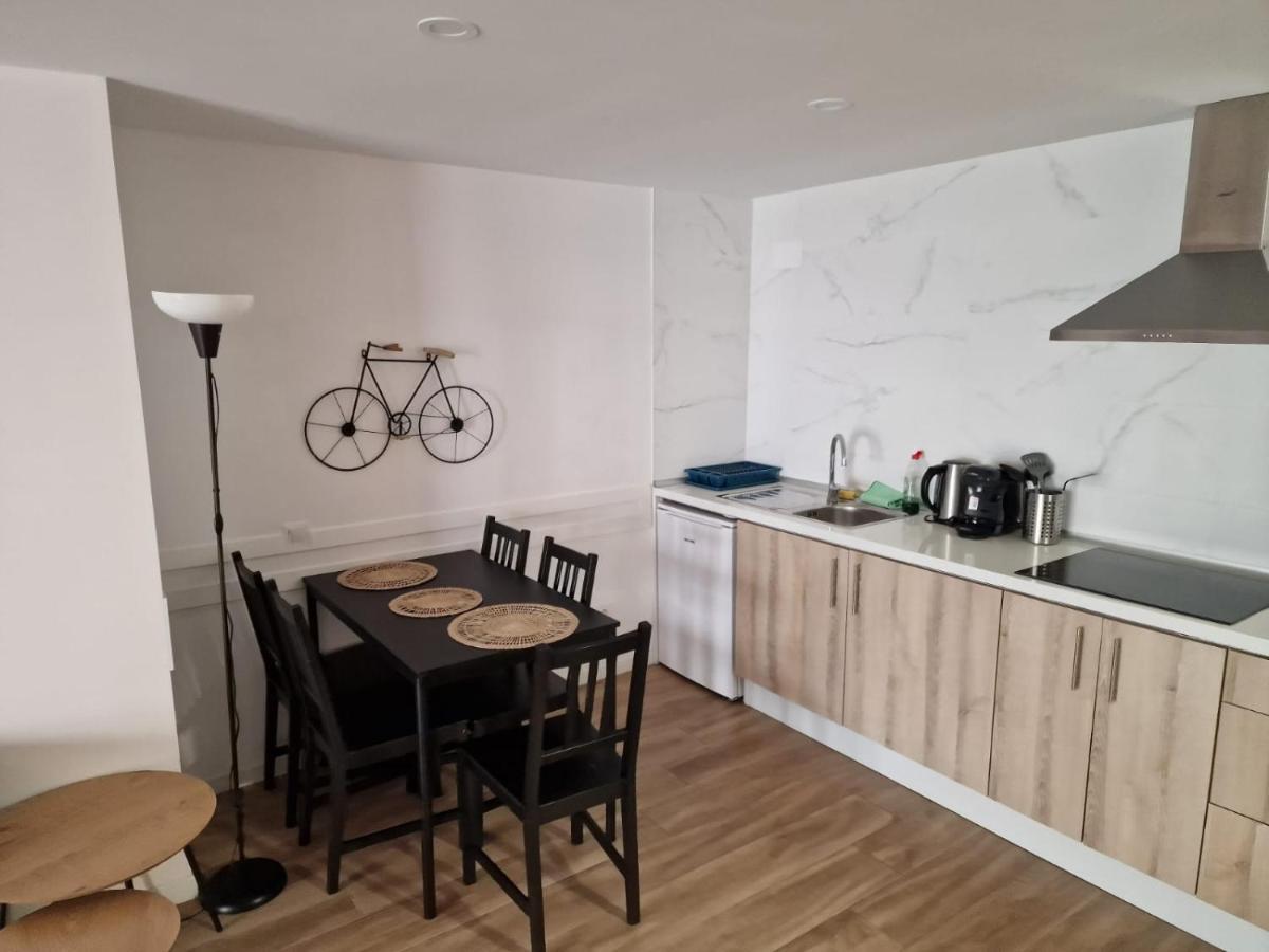 Moderno Apartamento Del Arquitecto Lejlighedshotel Valencia Eksteriør billede