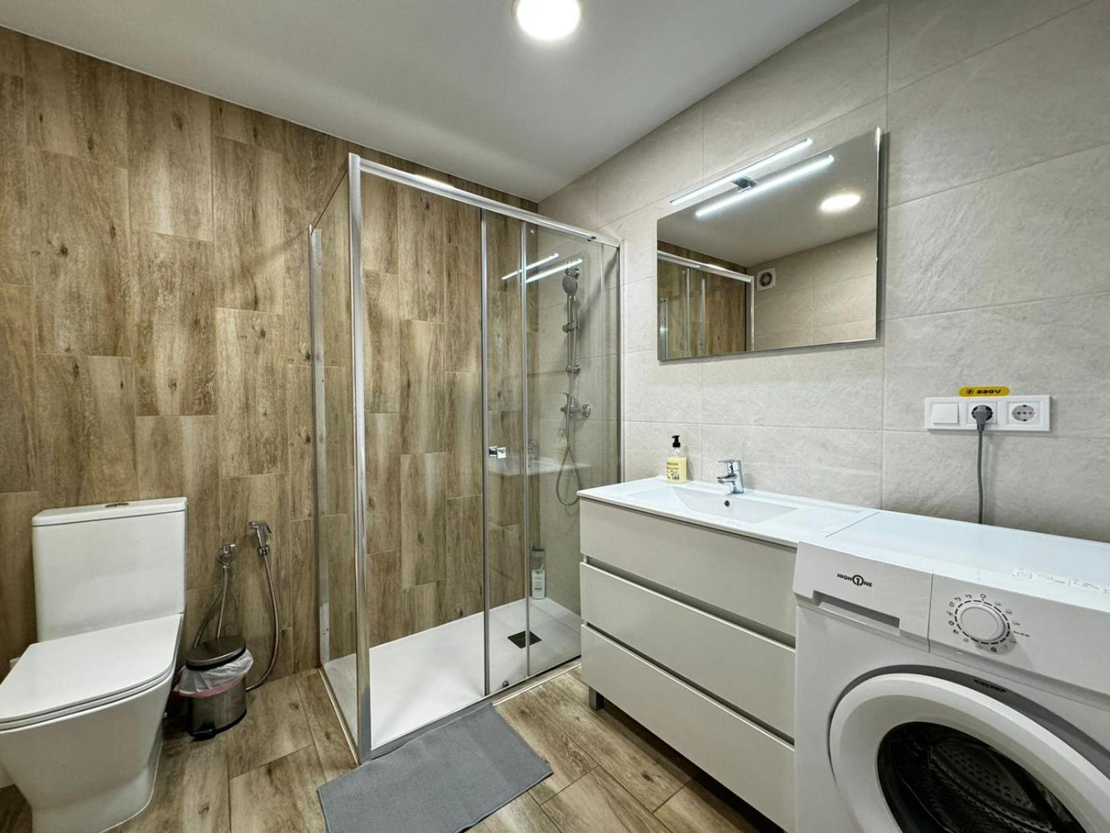 Moderno Apartamento Del Arquitecto Lejlighedshotel Valencia Eksteriør billede