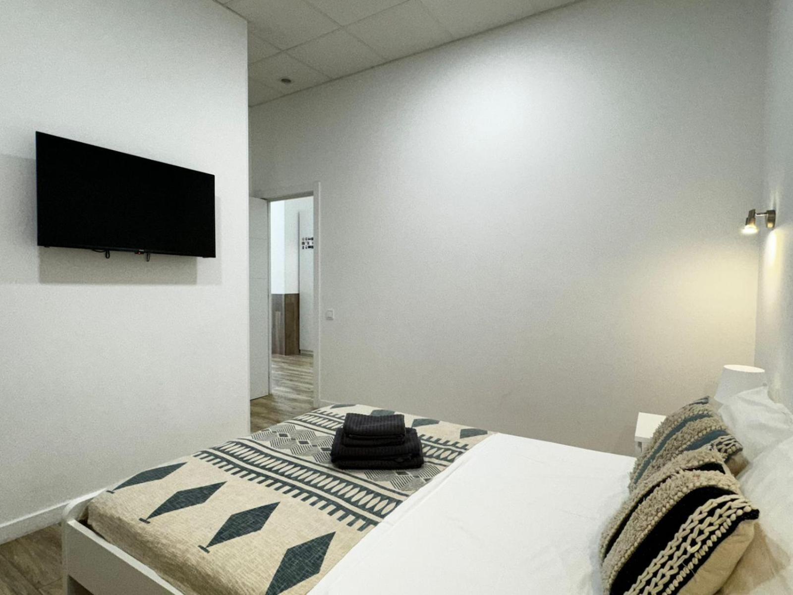 Moderno Apartamento Del Arquitecto Lejlighedshotel Valencia Eksteriør billede