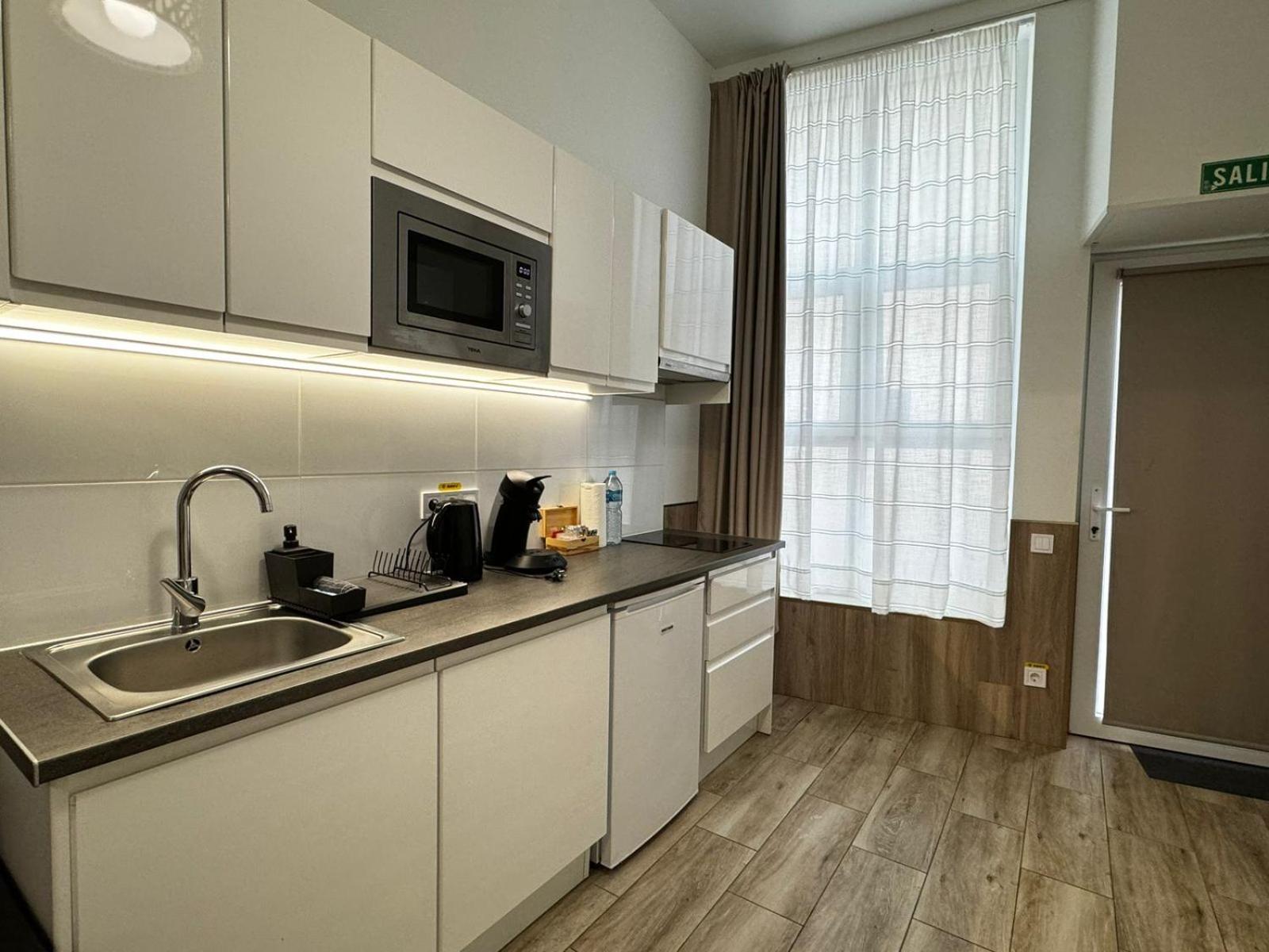 Moderno Apartamento Del Arquitecto Lejlighedshotel Valencia Eksteriør billede