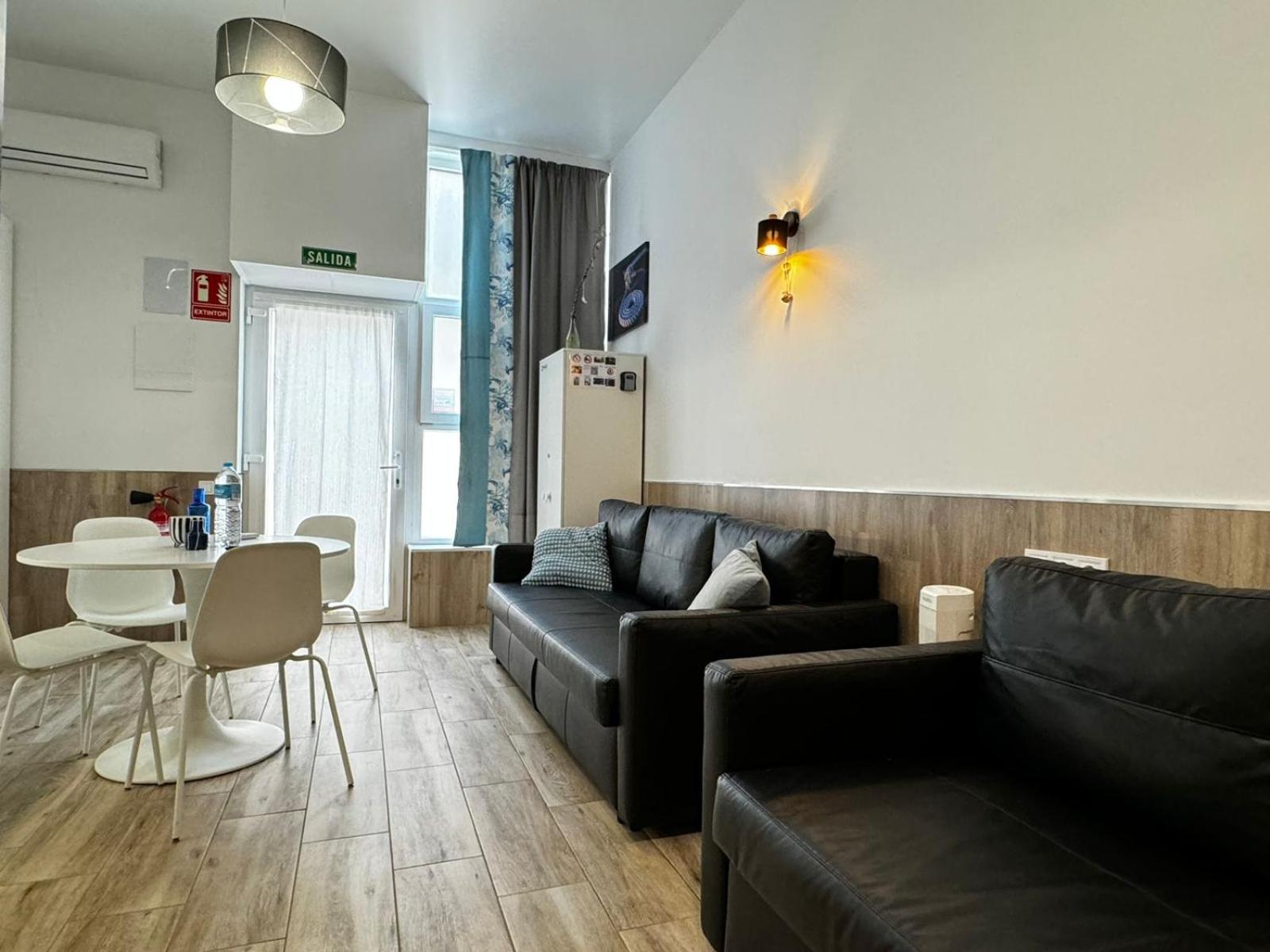 Moderno Apartamento Del Arquitecto Lejlighedshotel Valencia Eksteriør billede