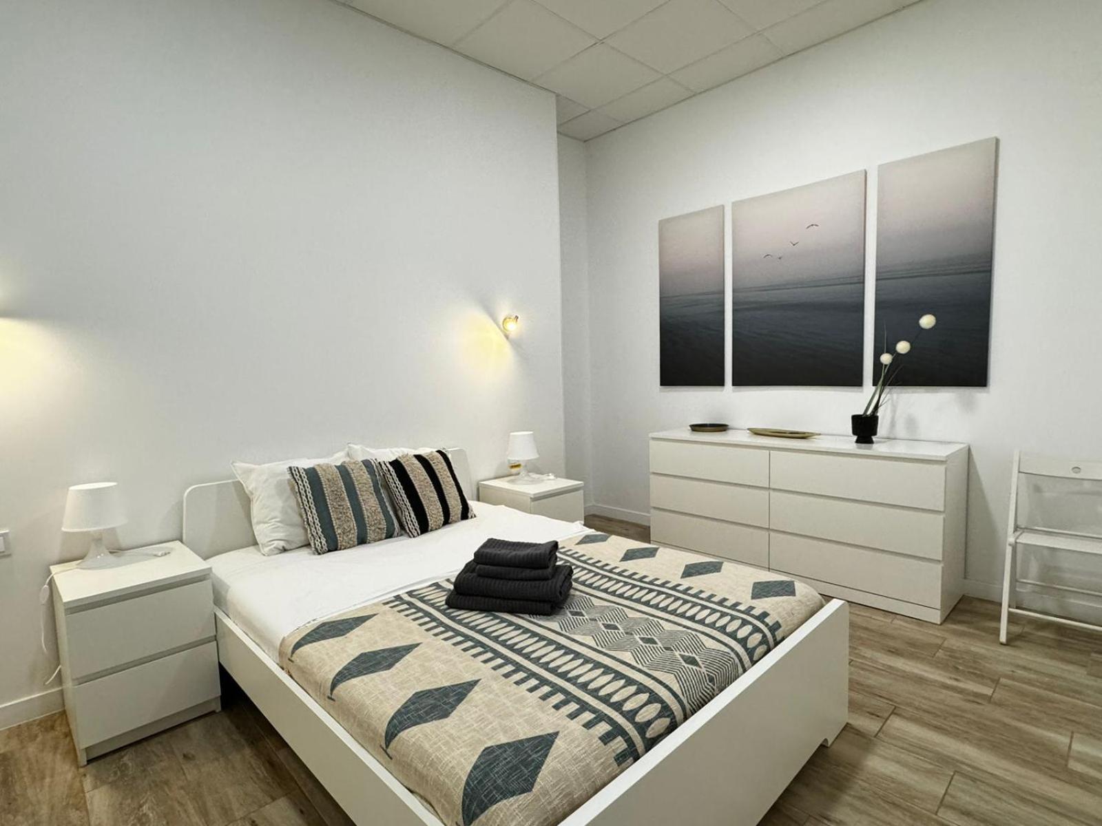 Moderno Apartamento Del Arquitecto Lejlighedshotel Valencia Eksteriør billede