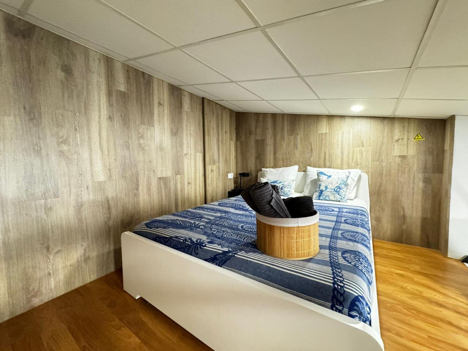 Moderno Apartamento Del Arquitecto Lejlighedshotel Valencia Eksteriør billede