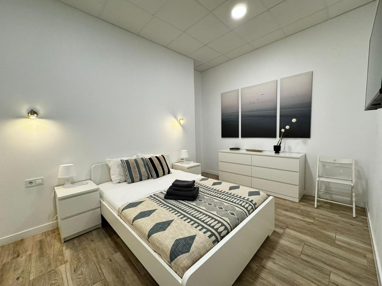 Moderno Apartamento Del Arquitecto Lejlighedshotel Valencia Eksteriør billede