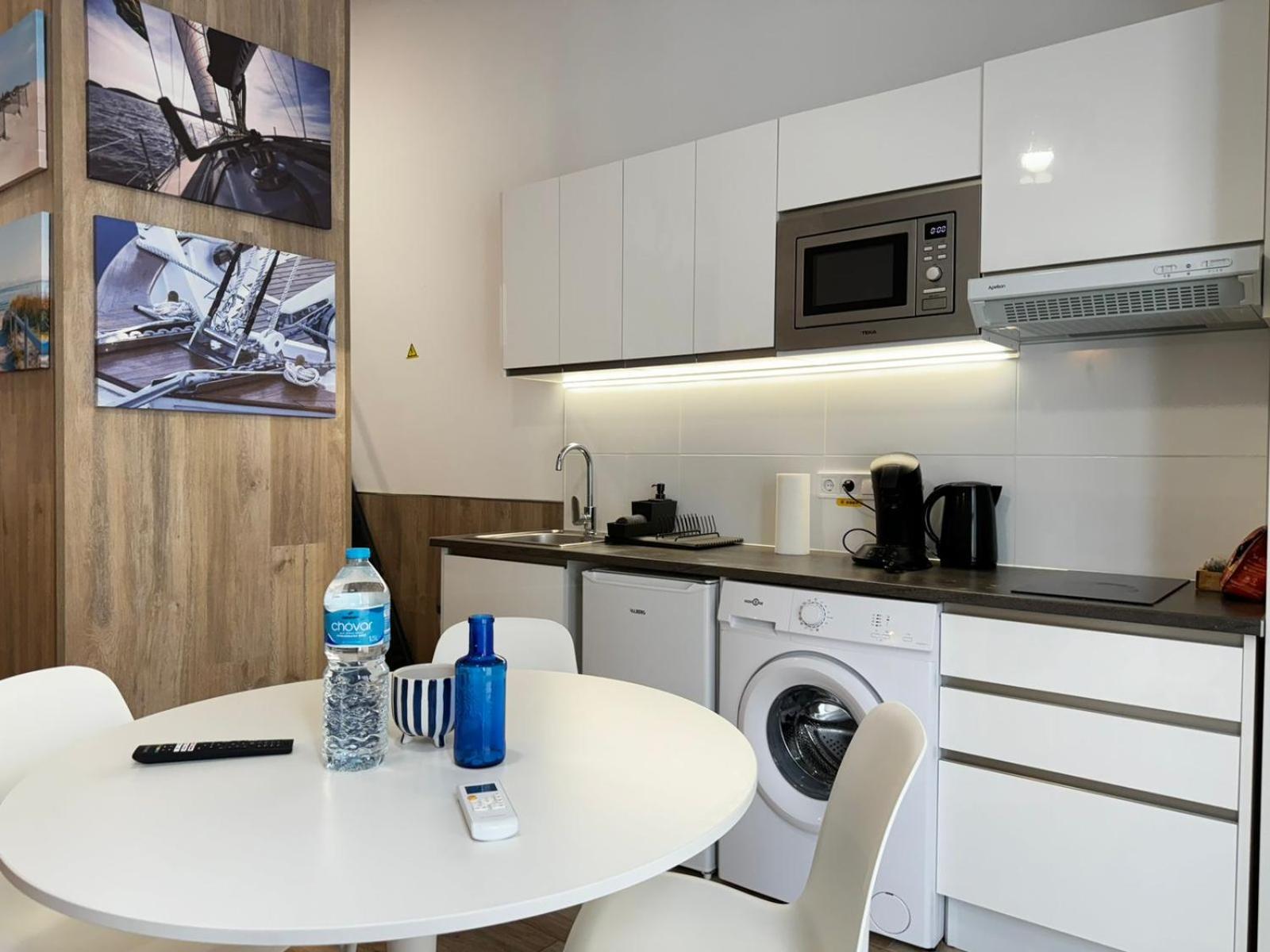 Moderno Apartamento Del Arquitecto Lejlighedshotel Valencia Eksteriør billede